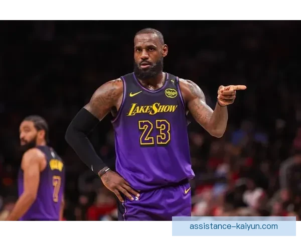 NBA最新动态：湖人队迎来交易大波动 詹姆斯如何应对新挑战